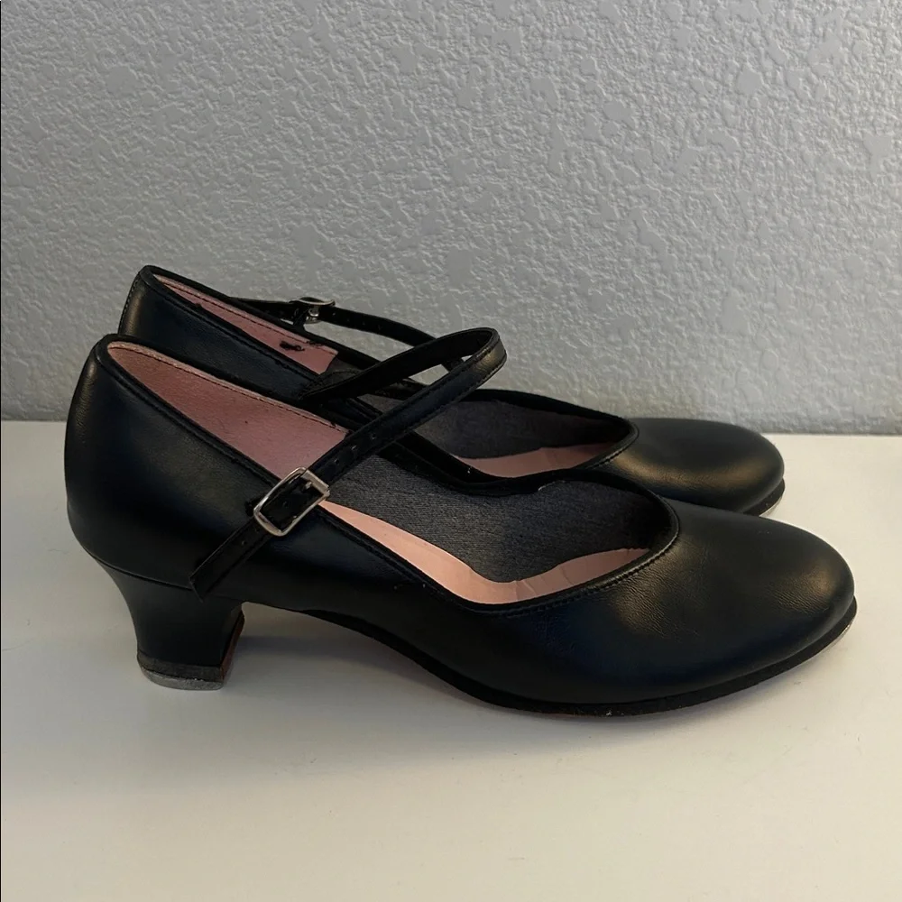 Capezio Girls Black Closed Toe Ankle Strap‎ Kitten Heel Tap Dance Shoes Size 8W